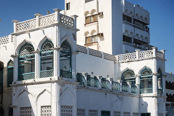 Architecture arabe traditionnelle dans la vieille ville de Mascate oman — Photo