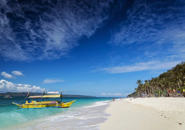 Tradiční tagalogština Trajektové taxi tour čluny puka beach boracay ph — Stock fotografie