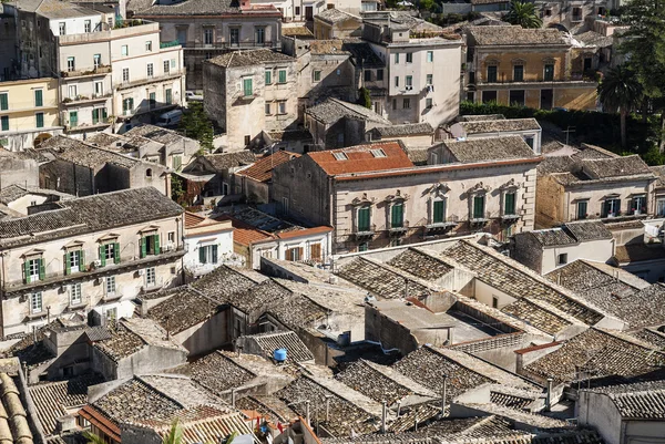 西西里岛意大利莫迪卡城镇住宅的视图 — 图库照片