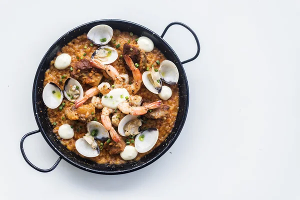 Mariscos y arroz paella comida tradicional española —  Fotos de Stock