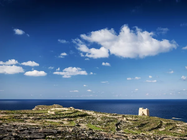 Festung und Küstenblick auf die Insel Gozo in Malta — Stockfoto