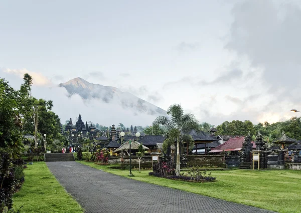 Templo besakih famosa atracción emblemática en bali indonesia — Foto de Stock