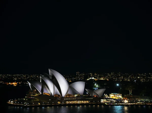 Sydney Stadthafen mit Opernhaus bei Nacht in Australien — Stockfoto