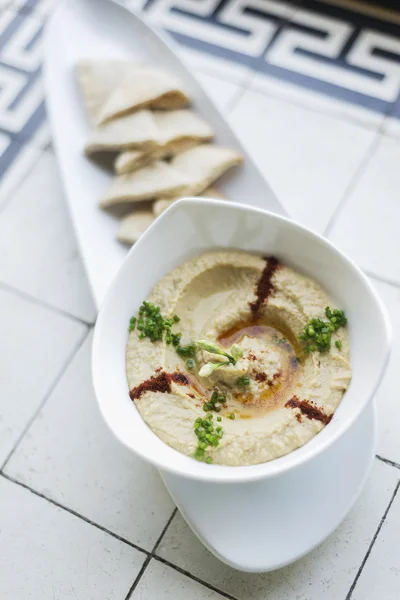 Hummus houmous Oriente Medio vegetariano garbanzo dip snack food — Foto de Stock