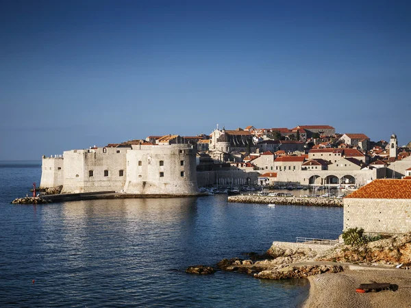 Dubrovnik old town view and coast in croatia — Stock Photo, Image