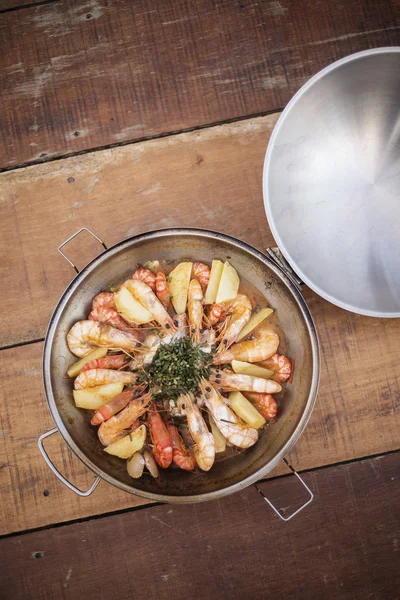 Portuguese traditional seafood cataplana stew — Stock Photo, Image