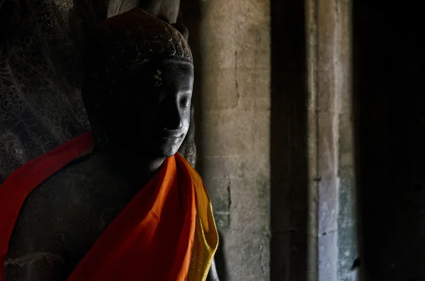 Estátua de buddha em angkor wat templos budistas na cambodia ásia — Fotografia de Stock