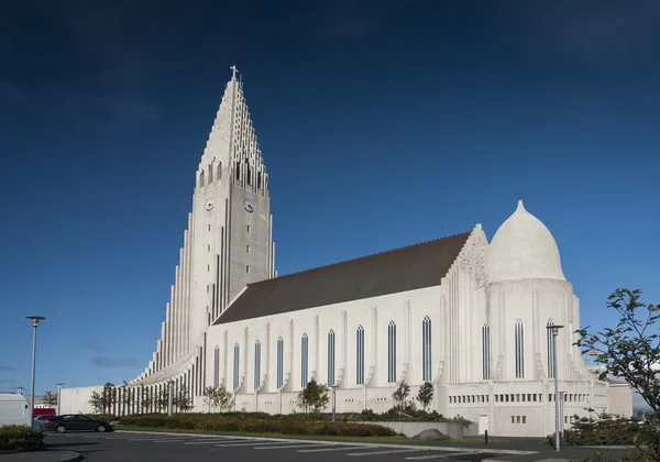 Reykjavik city central modern architecture cathedral church in i — Stock Photo, Image