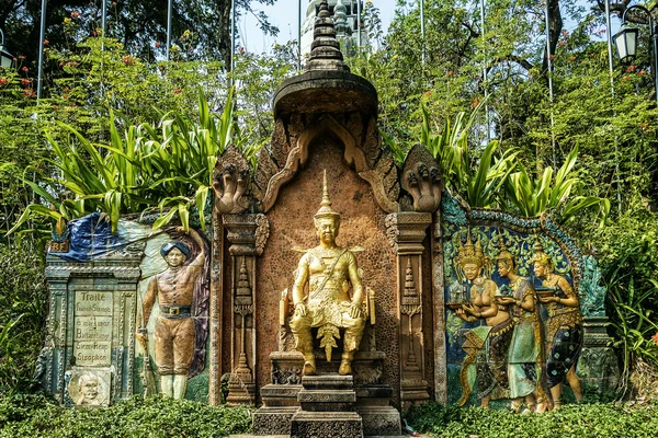 Denkmal am wat phnom Wahrzeichen Tempel in Phnom Penh Kambodscha — Stockfoto