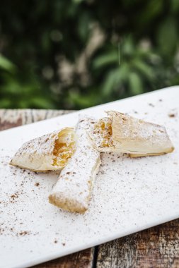 pasteis de tentugal geleneksel Portekiz yumurta krem pasta