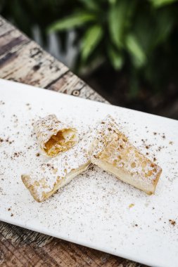 pasteis de tentugal geleneksel Portekiz yumurta krem pasta