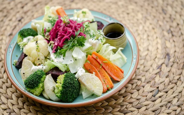 Salade Rustique Cottage Avec Mélange Sain Légumes Cuits Vapeur Frais — Photo