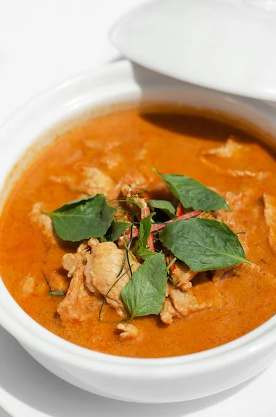 Tajskie Pikantne Panang Curry Wieprzowe Mlekiem Kokosowym Stole Restauracyjnym Phuket — Zdjęcie stockowe