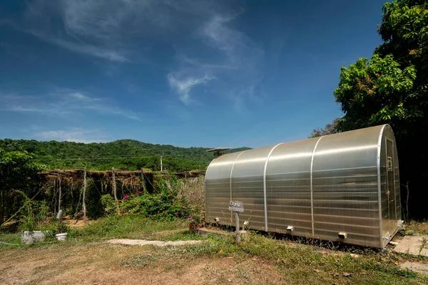 カンボジアのカンポット ペッパー農場にある近代的なスパイス乾燥温室 — ストック写真