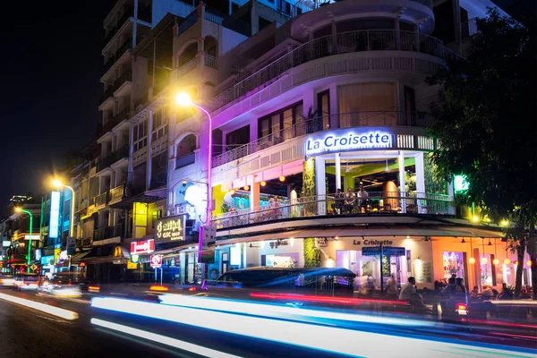 Знаменитий Ресторан Центрі Міста Пномпень Річкова Вулиця Району Вночі Камбодії — стокове фото