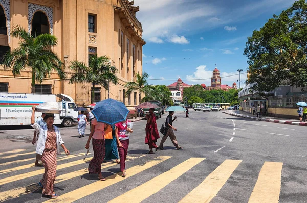 Scena Strada Diurna Nel Centro Della Città Centrale Yangon — Foto Stock