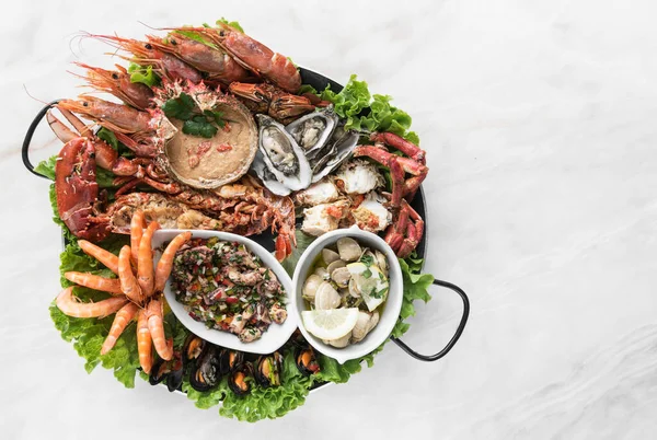 Campuran Mediterranean Seafood Gourmet Platter Spanish Restaurant Table Barcelona — Stok Foto