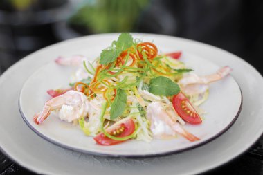 yum som o karides ve pomelo Tay salatası