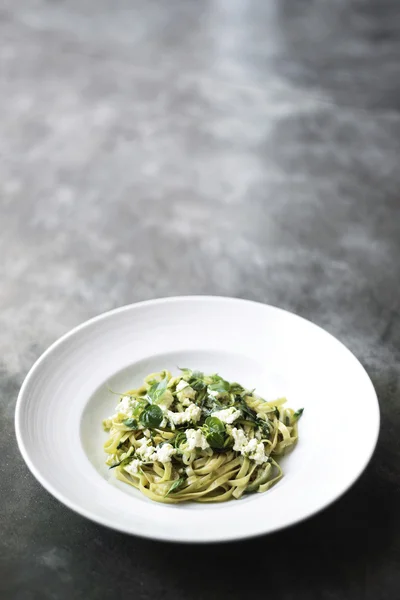 Ricotta italiana y pasta de hierbas — Foto de Stock