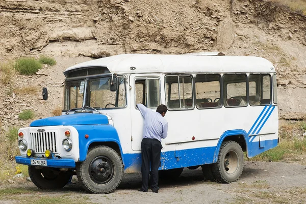 Ônibus vintage em armenia — Fotografia de Stock