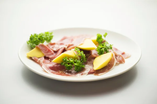 Parma ham with mango starter — Stock Photo, Image