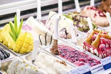 Klasik İtalyan gelato dondurma Dükkanı görüntüsündeki