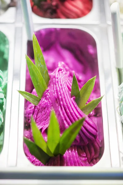 Classic italian cherry gelato ice cream in shop display — Stock Photo, Image