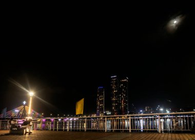 Central Da Nang nehir kenarı manzaralı Han nehri Vietnam geceleri