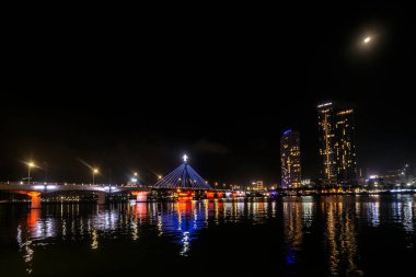 Central Da Nang nehir kenarı manzaralı Han nehri Vietnam geceleri