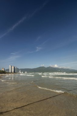 KHE KHE, DA NANG, VİETNAM - 6 Şubat 2026: Güneşli bir günde Danang Vietnam 'daki Khe Beach turistik alanım