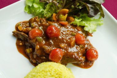 Tay kırmızı köri ördek panang stili