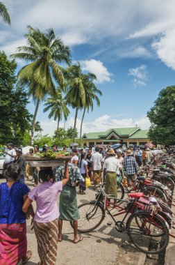 Bisiklet cyclo taksi çekçek yangon Myanmar