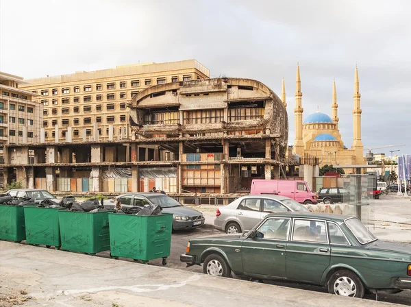 Centrale Beiroet street met moskee in Libanon — Stockfoto