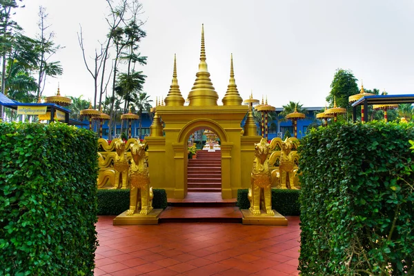 Nong Nooch Tropik Botanik Bahçesi, Pattaya, Tayland Bulutlu bir günde.