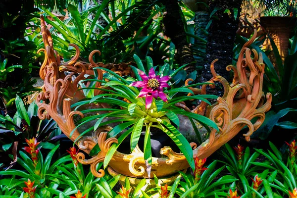 Décoration Céramique Dans Jardin Nong Nooch Tropical Botanical Garden Pattaya — Photo