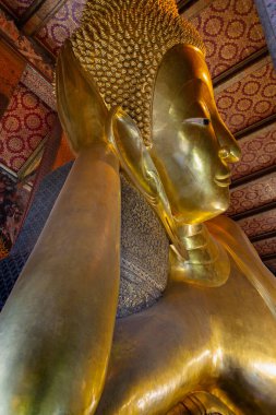 Bangkok, Tayland - 19 Ocak 2019: Wat Pho tapınağında yatan Buda. Bangkok Kraliyet Sarayı 