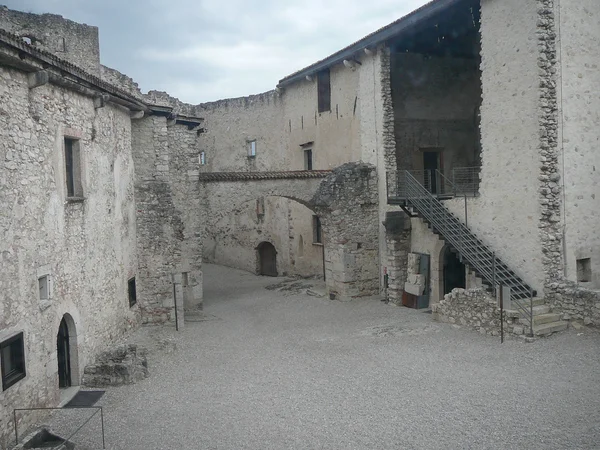 Castel Beseno in Besenello — Stockfoto