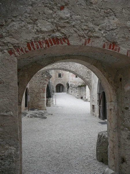 Castel Beseno en Besenello — Foto de Stock