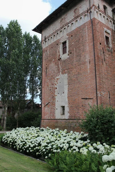 Castelo de Lagnasco em Lagnasco — Fotografia de Stock