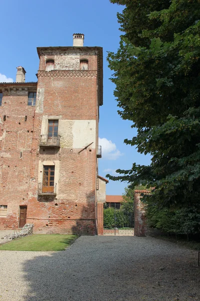 Castelo de Lagnasco em Lagnasco — Fotografia de Stock