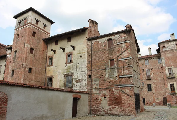 Lagnasco hrad v Lagnasco — Stock fotografie