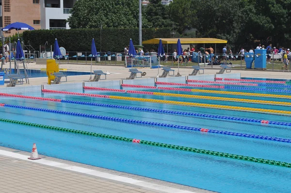 Stadio del Nuoto (som betyder simma stadium) i Riccione — Stockfoto