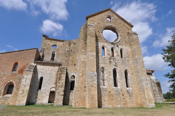 Ruinas de la abadía de San Galgano en Chiusdino —  Fotos de Stock