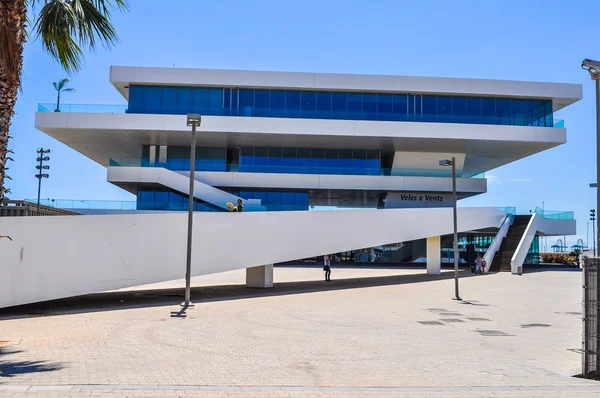 HDR Köprülü e delikleri (yelken ve rüzgar) Valencia