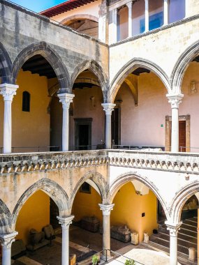 Tarquinia HDR Palazzo Vitelleschi sarayda