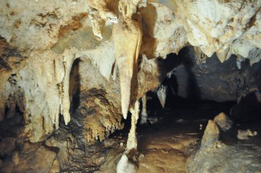 İtalya, Toirano 'daki Grotte di Toirano mağaralarının karst mağara sistemi