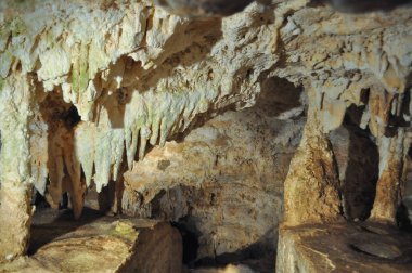 İtalya, Toirano 'daki Grotte di Toirano mağaralarının karst mağara sistemi