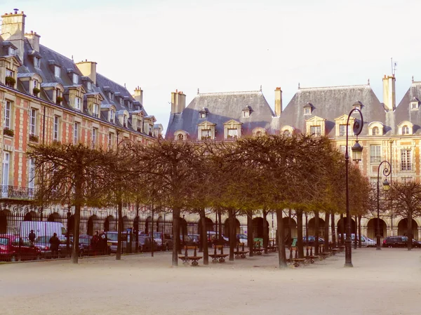 Aspecto retro Place des Vosges Paris —  Fotos de Stock