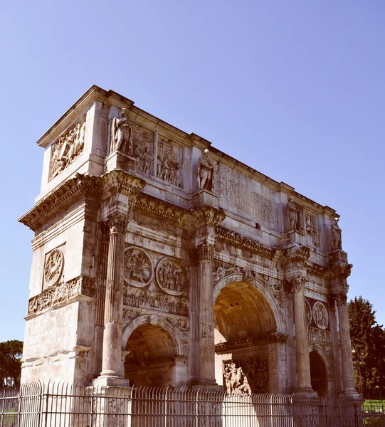 コンスタンティンは、ローマのアーチ — ストック写真