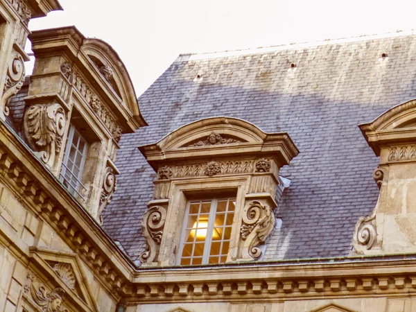 Retro-look hotel de sully Parijs — Stockfoto